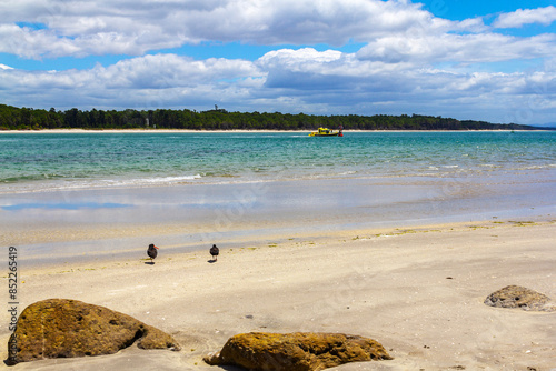 Obraz na płótnie Sea Strait or Passage to Pilot Bay and Tauranga Port, Mount Maunganui Beach - New Zealand w salonie