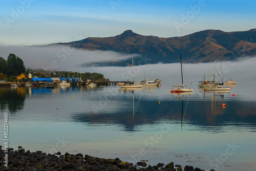 Obraz na płótnie Landscape Scenery of Akaroa Harbour, New Zealand in the Morning Misty Day w salonie