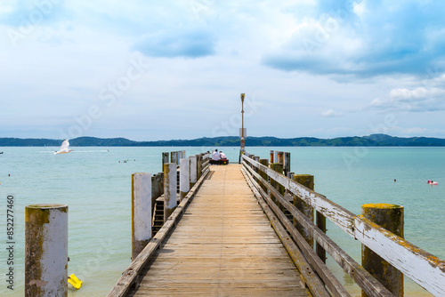 Obraz na płótnie Small Wharf at Maraetai Beach, Auckland New Zealand w salonie