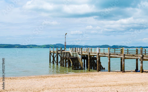 Obraz na płótnie Small Wharf at Maraetai Beach, Auckland New Zealand w salonie