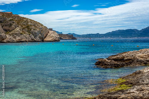 Paysage rocheux des iles du Frioul photo