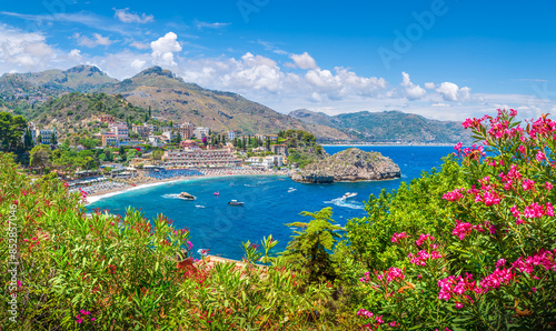 Obraz na płótnie Landscape with Mazzarò beach near Isola Bella beach, Province of Messina, Taormina, Sicily, Italy w salonie