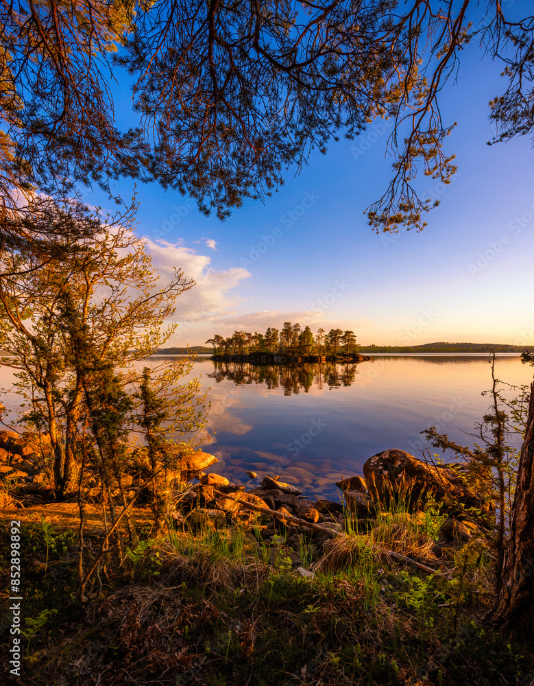 Obraz premium sunset over lake