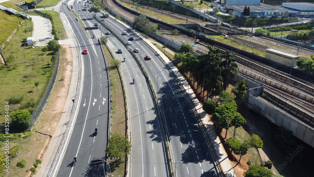 Visão aérea da avenida radial leste no bairro de Itaquera, São Paulo, Brasil Visão aérea da avenida radial leste no bairro de Itaquera, São Paulo, Brasil