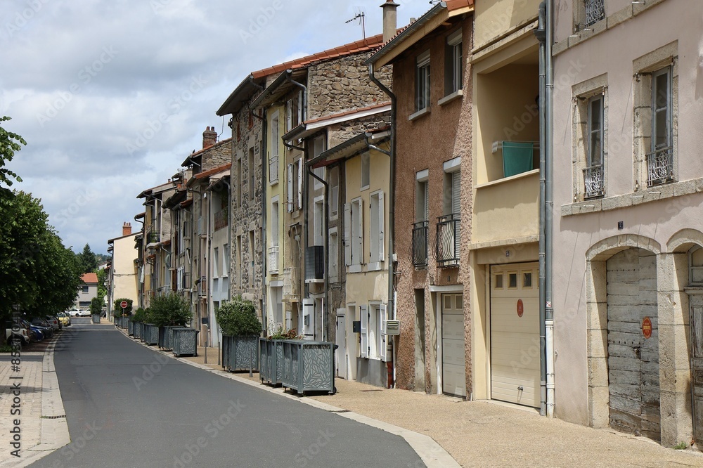 Fototapeta premium Rue typique, ville de Brives-Charensac, département de la Haute Loire, France