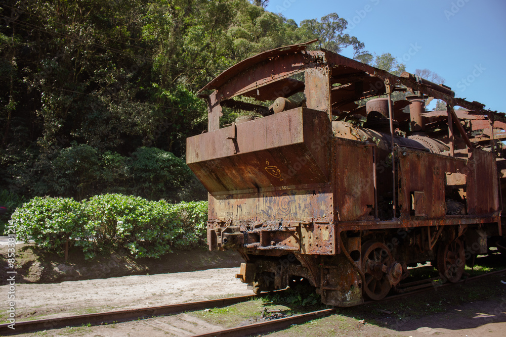 Trem enferrujado na vila de Paranapiacaba. Santo André. Brasil. Trem enferrujado na vila de Paranapiacaba. Santo André. Brasil.