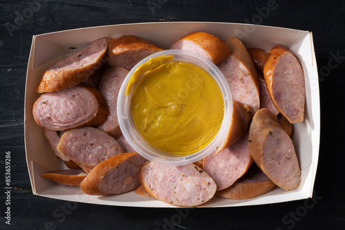 Obraz na płótnie street food truck german sausage platter w salonie