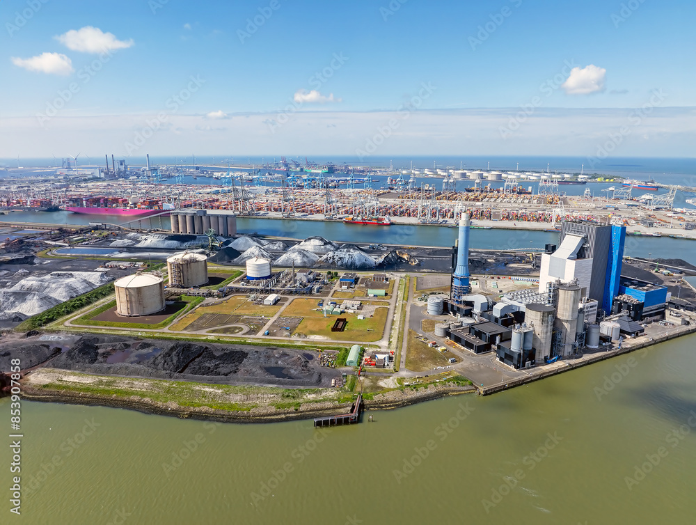 Obraz premium Aerial from industry in Rotterdam harbor in the Netherlands