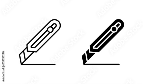 Cutter knife, stationery knife icon set, in trendy outline style design, Vector graphic illustration, Cutter icon for website design.