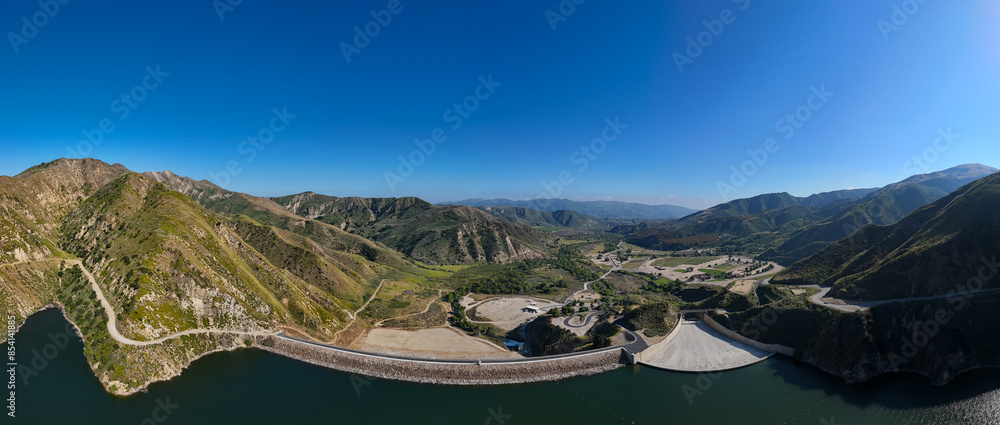 Naklejka premium Panoramic View of Santa Felicia Dam, Lake Piru, California 