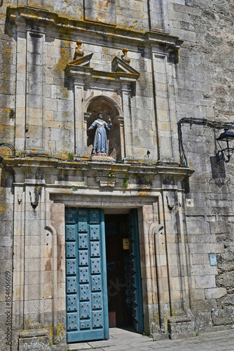 Paesaggi di Galizia, Igrexa de San Pedro de Melide sul cammino Primitivo di Santiago di Compostela - Galizia, Spagna photo