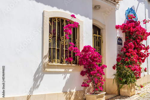 Lagos, Portugal. 22-04-2024. 
Typical house in the  city of Lagos , Algarve, Portugal.