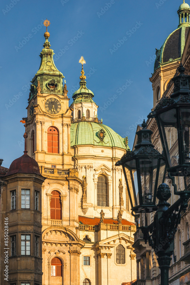 Obraz premium Church of Saint Nicholas in Lesser Town Square in Prague, Czech Republic, Europe.