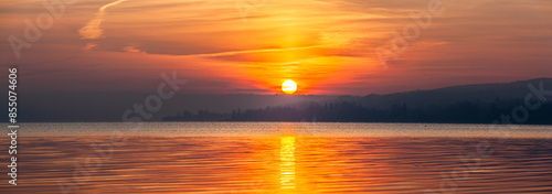 Sonnenuntergang auf der Insel Reichenau im Bodensee