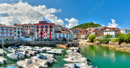 Foto Mundaca is a municipality of Spain located at the mouth of the Mundaca estuary,