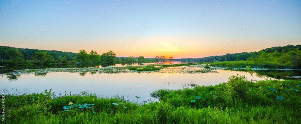 Obraz premium Panorama sunset. Wide angle photo Lafayette Heritage Trail Park. Tallahassee FL USA