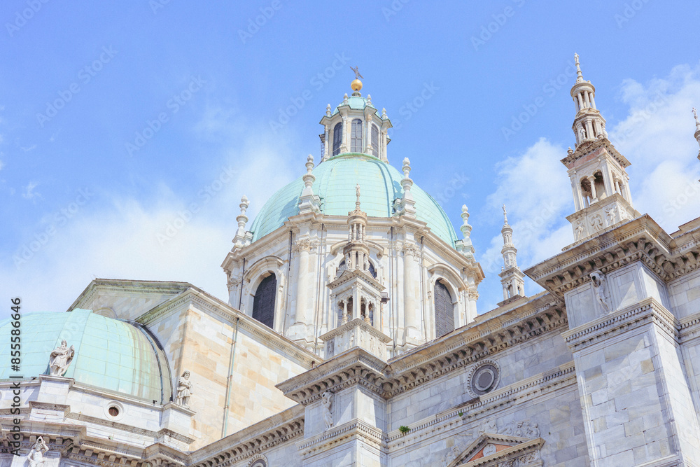 Fototapeta premium イタリア・コモの大聖堂
