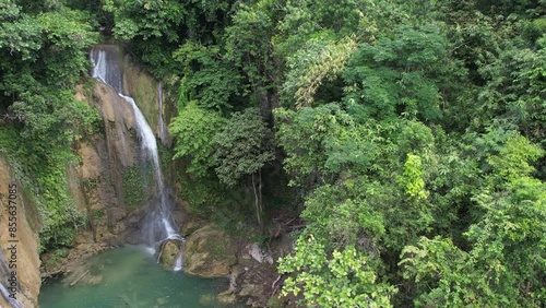 Video des cascades Pahangog Falls sur l'ile de Bohol aux Philippines.