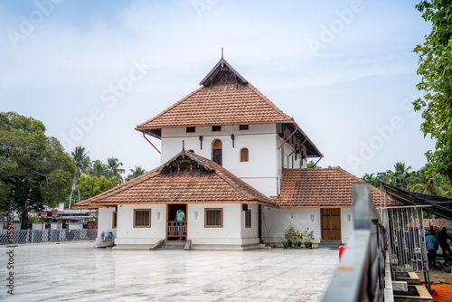 The Cheraman Juma Masjid, located in Kodungallur, Kerala, is a historically significant mosque considered to be the first mosque in India and one of the oldest in the world. It is believed to have bee