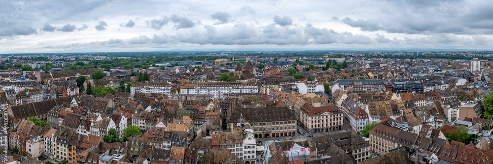 Obraz premium Vue sur le centre historique de Strasbourg (France)