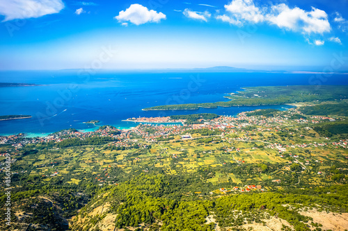 Obraz na płótnie Town of Rab and Adriatic archipelago panoramic view from the hill w salonie