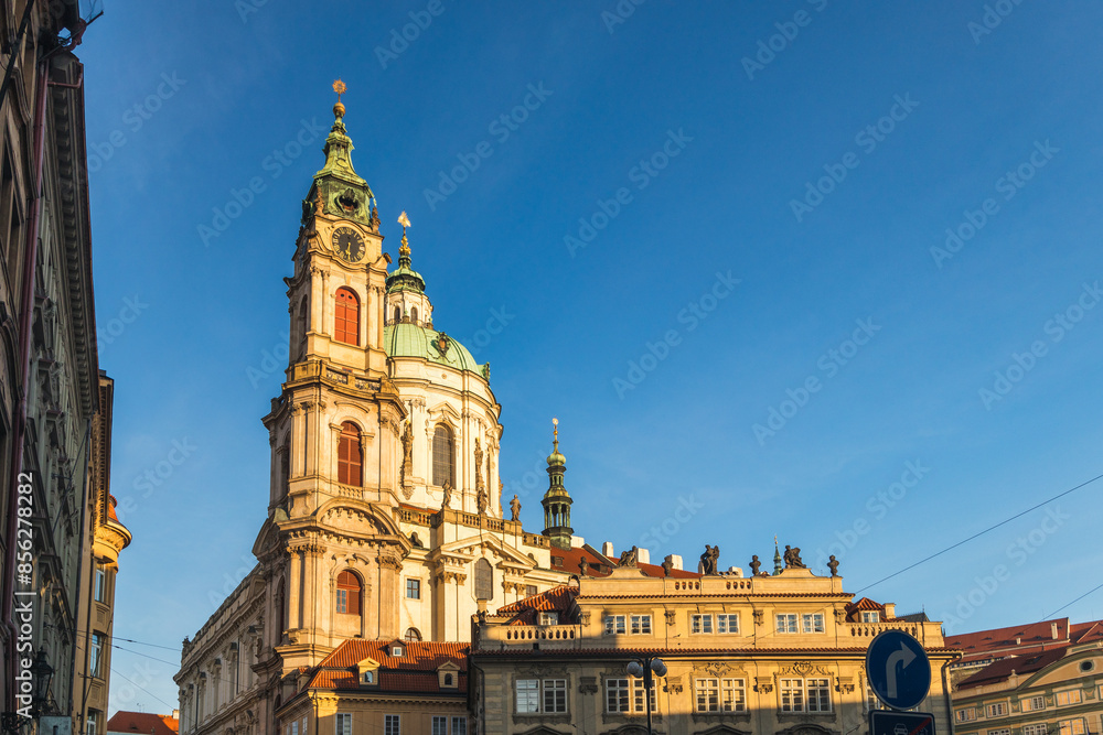 Obraz premium Church of Saint Nicholas in Lesser Town Square in Prague, Czech Republic, Europe.