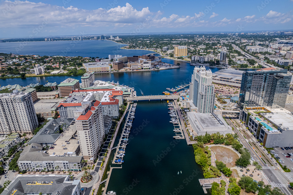 Obraz premium Beautiful aerial view of the Tampa bay City, it's Skyscrapers and Ybor city