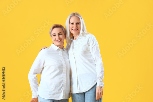 Beautiful mature women on y...