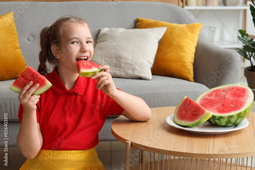 Happy young girl enjoying f...