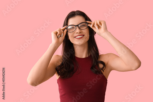 Happy smiling young woman i...