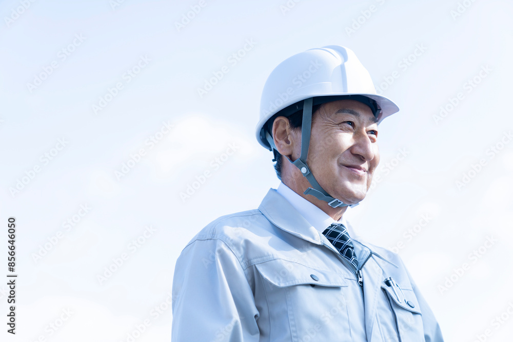 ヘルメットを被った男性のポートレート