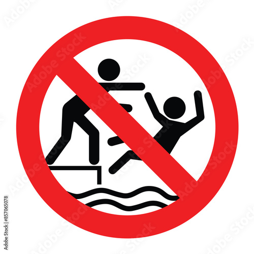 no pushing sign in the swimming pool area