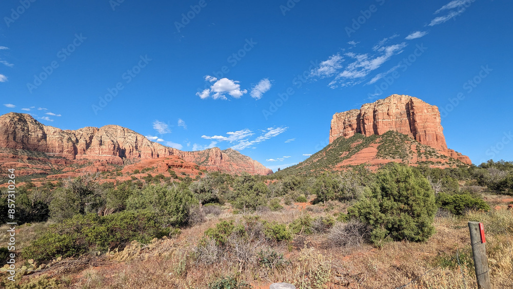Fototapeta premium Beautiful Sedona Arizona with it's red rock.