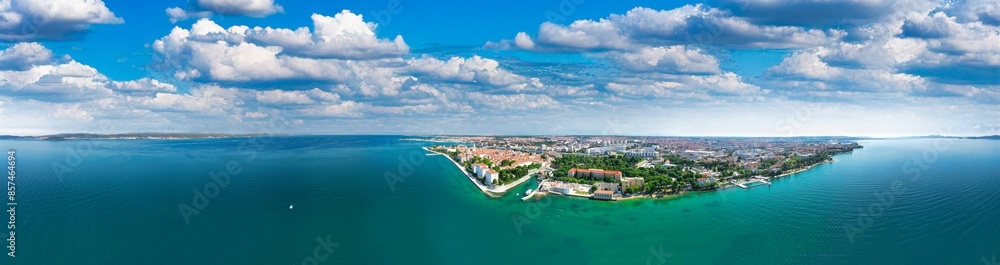Φωτογραφία Panoramic aerial view of Zadar skyline from the sea, Croatia