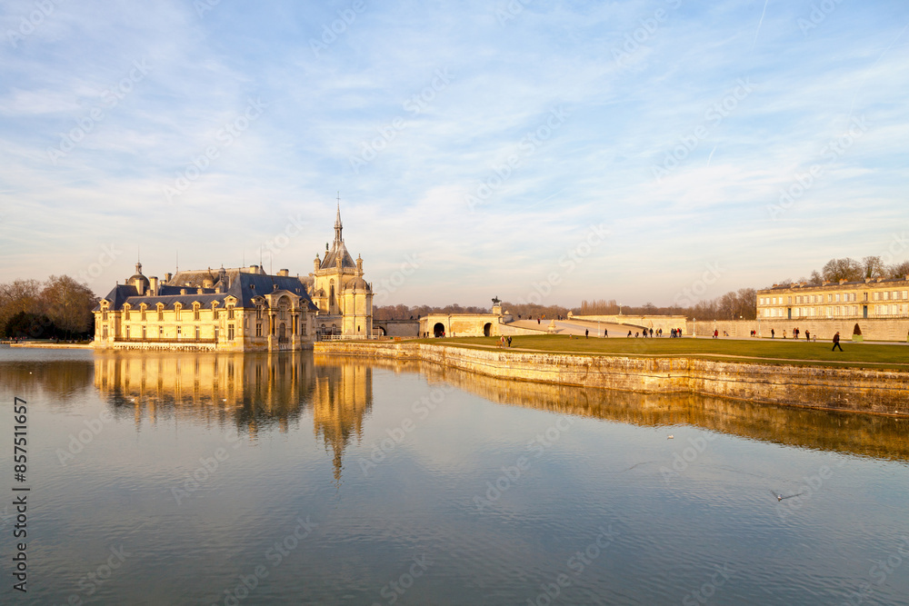 Fototapeta premium The Castle of Chantilly during the golden hour