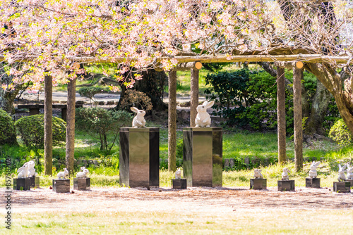 出雲大社にある、いなばのしろうさぎのモニュメント