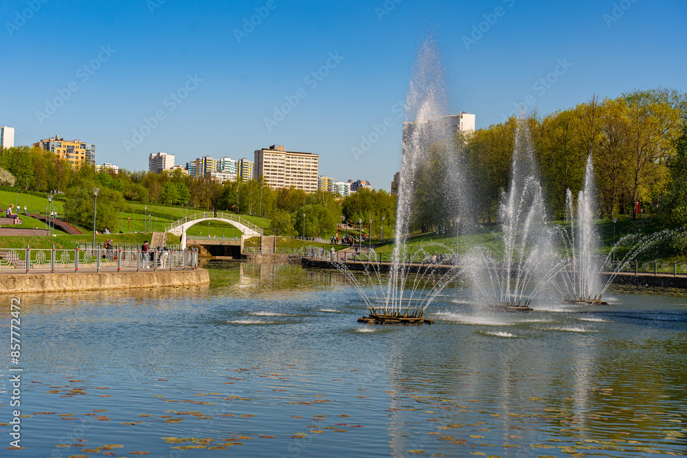Fototapeta premium Moscow. City bustle. Nature.