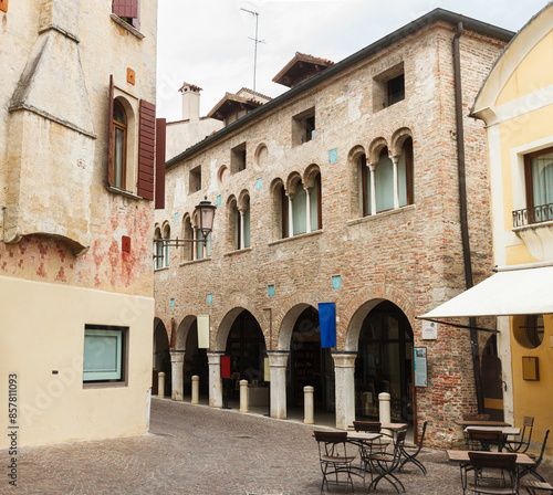 Fototapeta Naklejka Na Ścianę i Meble -  Romantic medieval towns of Italy, Old charming streets of Treviso