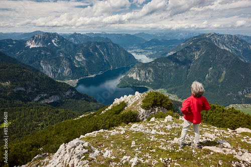 Obraz na płótnie Five fingers summit viewpoint and Hallstater lake. Upper Austria w salonie