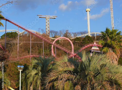 山頂のアミューズメントパーク全景。
倉敷市鷲羽山ハイランド。
瀬戸内海沿岸の風景。