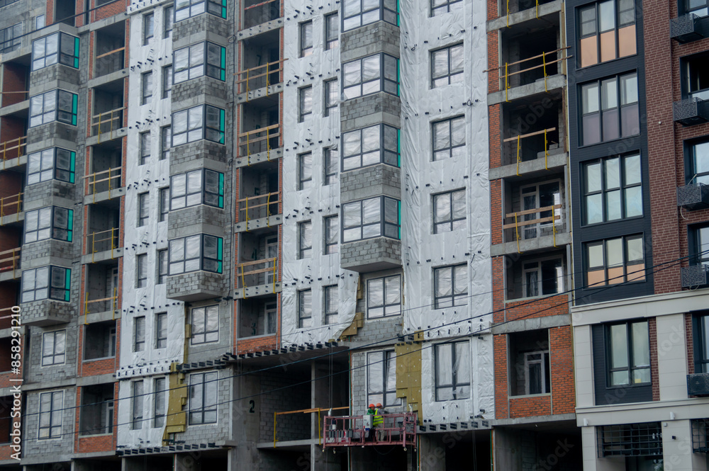 Obraz premium Part of a multi-storey building, bottom view