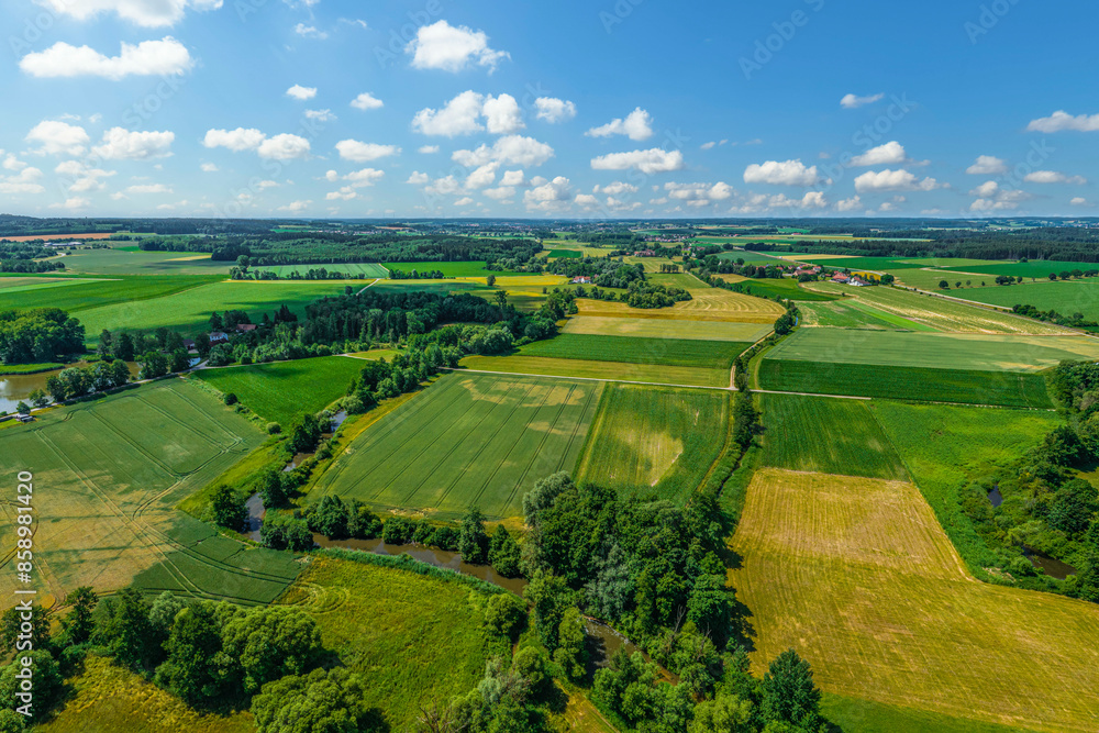 Fototapeta premium Das Tal der Paar rund um Kühbach-Paar im schwäbischen Kreis Aichach-Friedberg