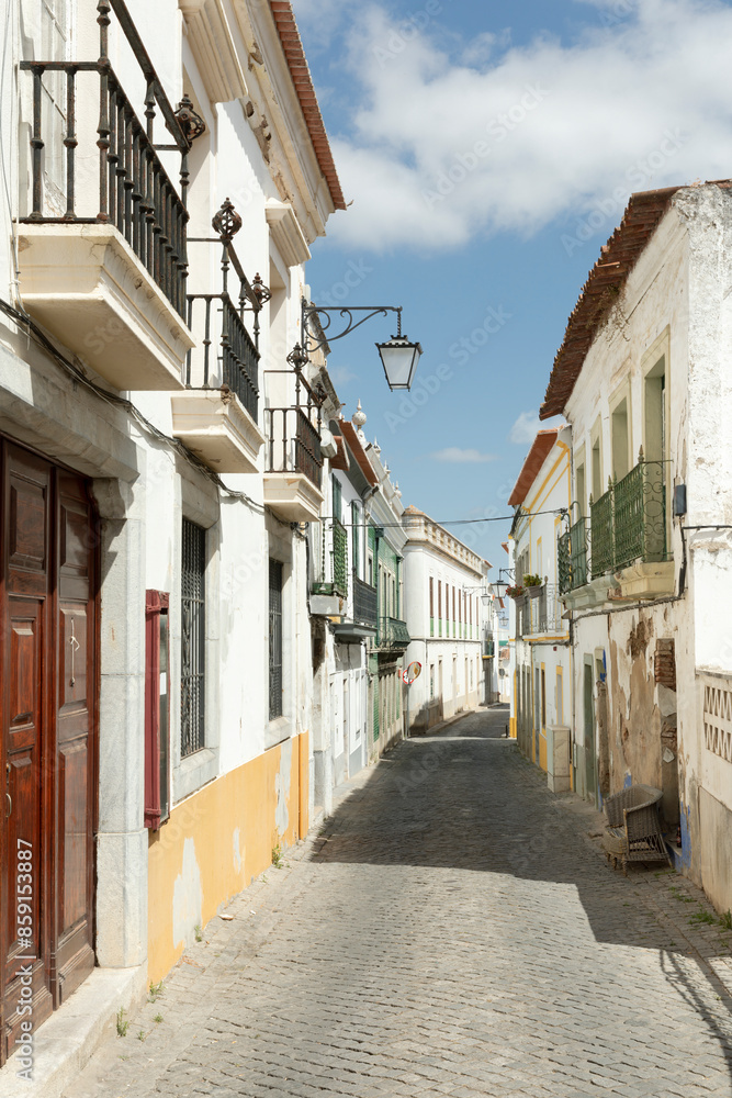 Obraz premium Malerische Gasse in Beja, Portugal