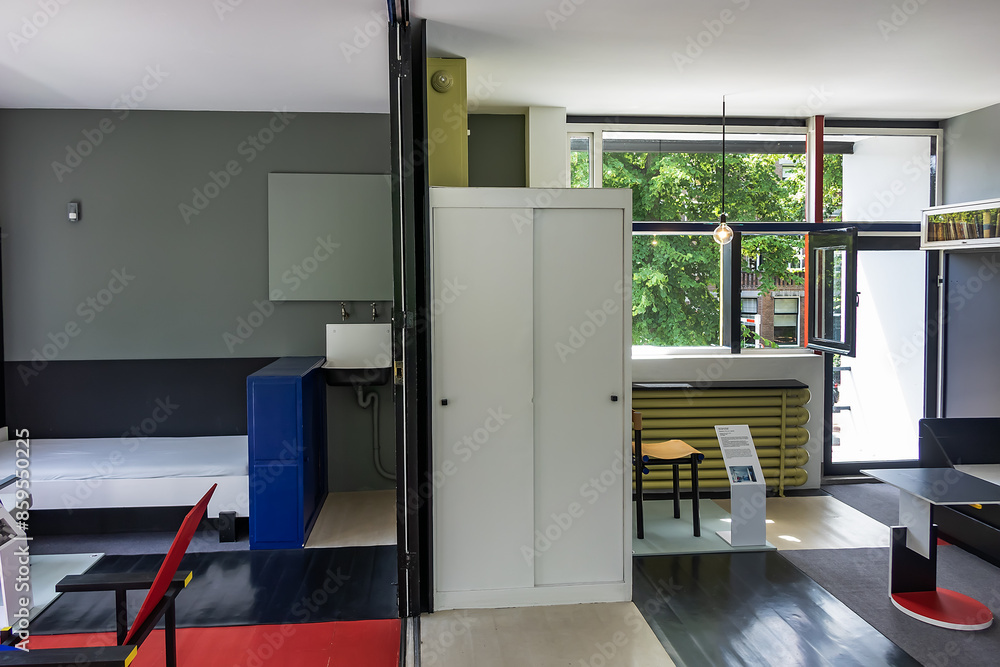 Interior of Rietveld Schroder House (1925): historic home architecture ...