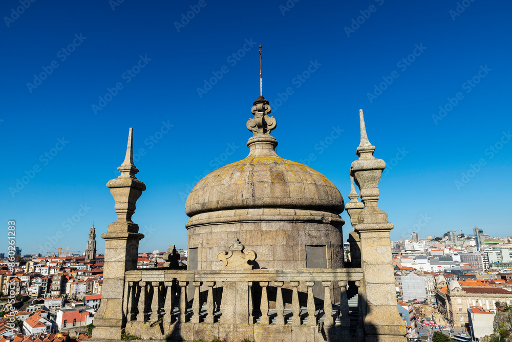 Fototapeta premium Overview of the city of Oporto, Portugal