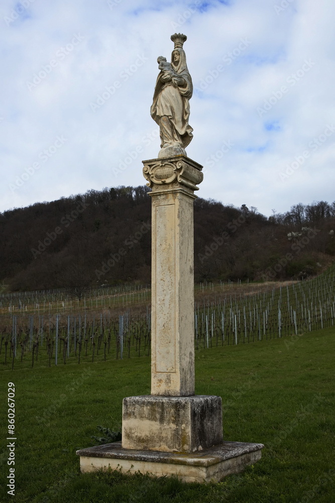 Obraz premium Wayside cross at the hiking track 