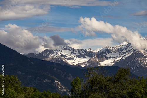 Berge mit Wolken
