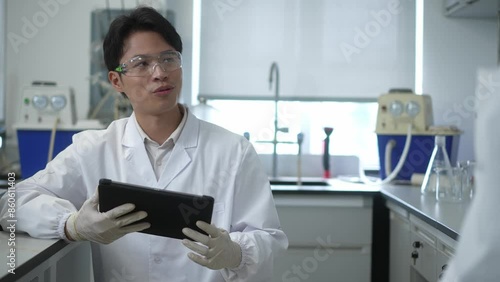 Wallpaper Mural doctor coworking with tablet in lab Torontodigital.ca