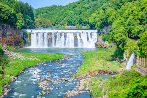 初夏の沈堕の滝　大分県豊後大野市　Chinda Falls in early summer. Oita Pref, Bungoono City. photo