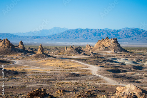 Trona, Pinnacles road
